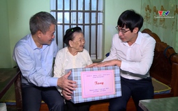 Trưởng Ban Nội chính Tỉnh uỷ thăm, tặng quà gia đình chính sách tại thị xã Nghi Sơn, huyện Như Thanh