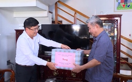 Trưởng Ban quản lý Khu kinh tế Nghi Sơn và Các Khu Công nghiệp tỉnh Thanh Hóa thăm, tặng quà gia đình chính sách tại huyện Yên Định