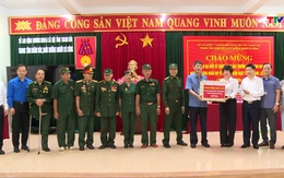 Báo Tiền phong và Tập đoàn Him Lam cùng một số đơn vị thăm, tặng quà Trung tâm Chăm sóc và Nuôi dưỡng người có công nhân dịp 27/7