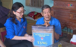 Tỉnh đoàn Thanh Hoá thăm, tặng quà cho các gia đình chính sách huyện Thiệu Hoá