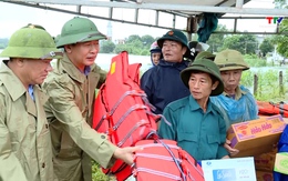 Phó Bí thư Tỉnh uỷ Trịnh Tuấn Sinh kiểm tra công tác ứng phó, khắc phục hậu quả cơn bão số 3 tại huyện Thạch Thành