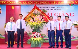 Phó Bí thư Tỉnh ủy Trịnh Tuấn Sinh dự lễ khai giảng năm học mới tại trường THPT Cầm Bá Thước, huyện Thường Xuân