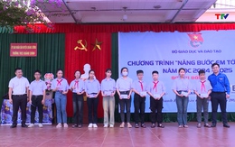 Đoàn Thanh niên Bộ Giáo dục và Đào tạo tổ chức "Nâng bước em tới trường" 2024 tại Thanh Hoá