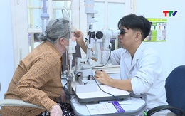 Chăm sóc mắt cho người cao tuổi