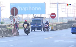 Nhiều người vi phạm biển báo cấm quay đầu xe trên quốc lộ 1A