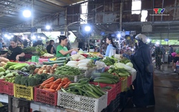Giá rau củ tăng cao, sức tiêu thụ giảm