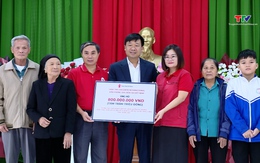 SCI hỗ trợ các gia đình có trẻ em bị thiệt hại do bão số 10 tại xã Công Chính