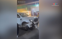 Công an xác minh vụ ô tô 7 chỗ lao vào cửa hàng ăn rồi rồ ga bỏ chạy