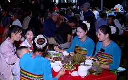 "Bữa cơm đoàn kết" ấm áp nghĩa tình