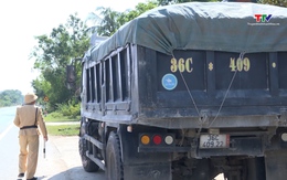 Tăng cường kiểm soát tải trọng phương tiện cuối năm