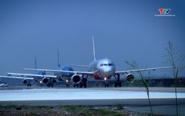 35 chuyến bay phải đổi đường tránh bão số 15