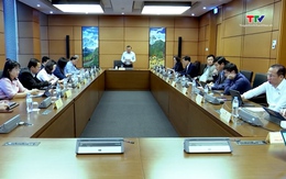 Quốc hội  thảo luận tại tổ về các dự án luật