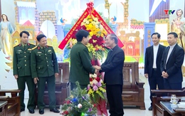 Lãnh đạo Quân khu 4 chúc mừng Tòa giám mục Thanh Hóa