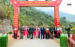 Đồn Biên phòng Quang Chiểu khánh thành cổng chào "Bản sáng vùng biên" ở Pù Đứa