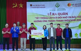 Agribank Nam Thanh Hóa tặng 10.000 cây giống cho người dân