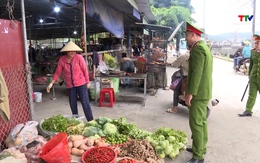 Cần chấn chỉnh tình trạng họp chợ cóc sai quy định 
trên địa bàn huyện Hà Trung