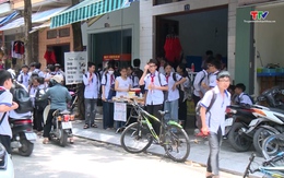 Nguy cơ mất an toàn từ đồ ăn vặt bán ở cổng trường