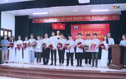 Năm học 2024 - 2025, hơn 200 học sinh THPT của thành phố Thanh Hoá được kết nạp Đảng