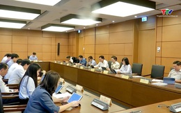 Đoàn Đại biểu Quốc hội tỉnh Thanh Hoá thảo luận tại tổ về các dự án luật