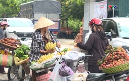 Vẫn tái diễn tình trạng họp chợ cóc chợ tạm tiềm ẩn nguy cơ mất an toàn giao thông