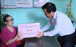 Phó Chủ tịch HĐND tỉnh dâng hương nghĩa trang, thăm, tặng quà gia đình chính sách