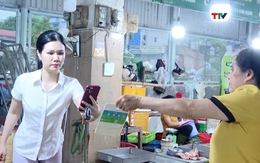 Đẩy mạnh thanh toán không sử dụng tiền mặt tại chợ truyền thống