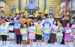 Hội khuyến học tổ đình chùa Thanh Hà khen thưởng học sinh giỏi