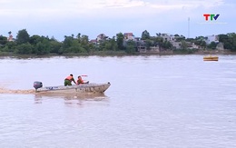 Tập huấn kỹ năng lái xuồng máy cho công an cấp xã