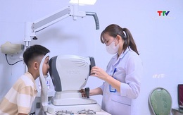 Việt Nam có khoảng 5 triệu trẻ mắc tật khúc xạ