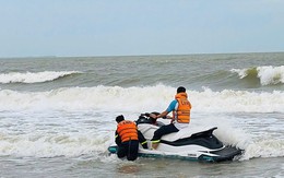 Hoằng Tiến: Rủ nhau tắm biển, 3 học sinh bị sóng cuốn