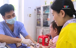 Trẻ mắc bệnh tay chân miệng nhập viện gia tăng
