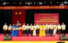 Sầm Sơn tuyên dương điển hình tiên tiến, trao thưởng giáo viên, học sinh
