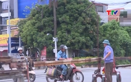 Vẫn còn vi phạm vượt đường ngang khi barie hạ chắn