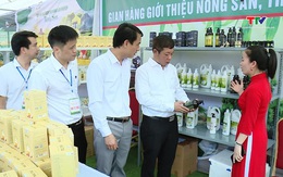 Khai mạc phiên chợ giới thiệu nông sản thực phẩm an toàn năm 2025