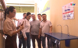 Trao tặng công trình nước sạch cho Trường THCS Phú Nhuận