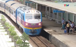 Dừng nhiều chuyến tàu, hoàn vé cho khách ảnh hưởng bão số 10