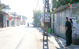 Cột điện giữa đường tiềm ẩn mất an toàn giao thông