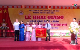 Trường Tiểu học Điện Biên 2 đón nhận Cờ thi đua của Chính phủ