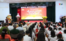 Trường Tiểu học, THCS & THPT Fansipan đón nhận bằng khen của chủ tịch UBND tỉnh Thanh Hoá