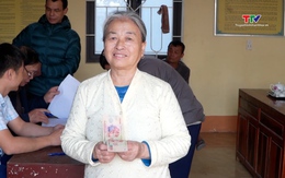 Xã Bá Thước, xã Hoạt Giang hoàn thành việc tặng quà của Đảng và Nhà nước cho người dân