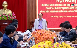 Phó Chủ tịch Thường trực HĐND tỉnh Lê Tiến Lam giám sát công tác bầu cử đại biểu  Quốc hội và HĐND các cấp