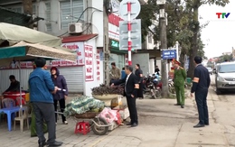 Xã Kim Tân ra quân giải tỏa hành lang an toàn giao thông