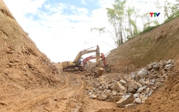 Đường mới vào bản – mở ra hi vọng