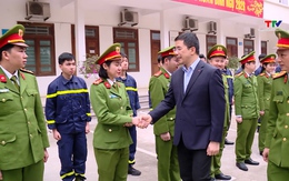 Phó Bí thư Thường trực Tỉnh ủy Nguyễn Hồng Phong kiểm tra việc thực hiện nhiệm vụ và chúc Tết một số đơn vị