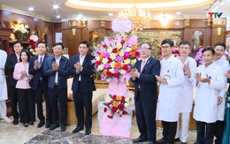 Chủ tịch UBND tỉnh chúc mừng ngày Thầy thuốc Việt Nam