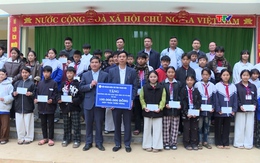 Tết yêu thương cho học sinh có hoàn cảnh khó khăn tại xã Pù Nhi