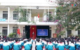 Đoàn Thanh niên xã Hoạt Giang tuyên truyền, giáo dục pháp luật cho học sinh