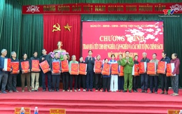 Xã Tân Ninh trao 106 suất quà Tết cho các đối tượng hộ nghèo, hộ cận nghèo trên địa bàn