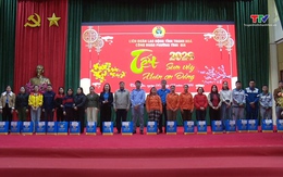 Trao quà Tết cho đoàn viên, người lao động phường Tĩnh Gia