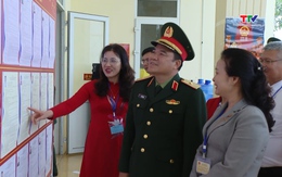 Thiếu tướng Vũ Văn Tùng kiểm tra bầu cử tại xã Như Thanh và Yên Thọ